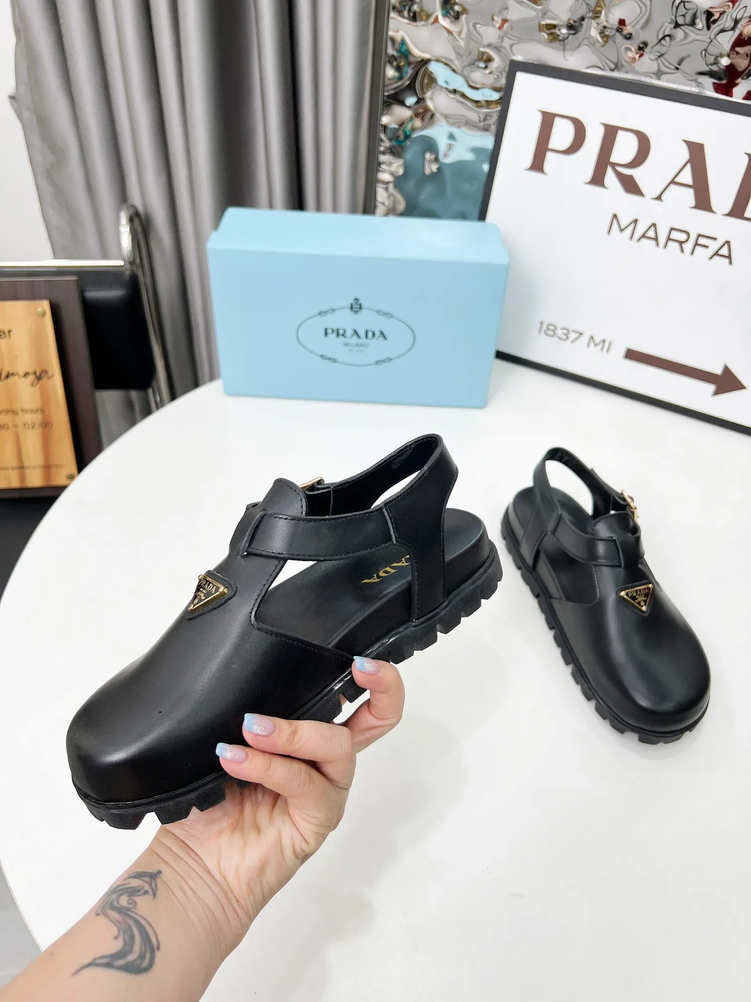 👟👟Ex-factory price 440👟👟 PRADA/25ss Prada classic triangle logo loafer series, simple and ultimate size: 35-42
